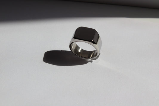 Bravon engravable men's ring