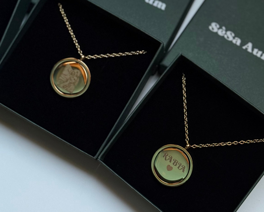 Nila spinner round engraveable necklace