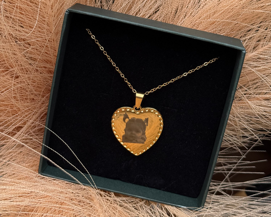 Liora heart engraveable necklace