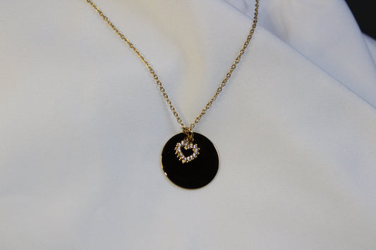 Elara round engraveable necklace