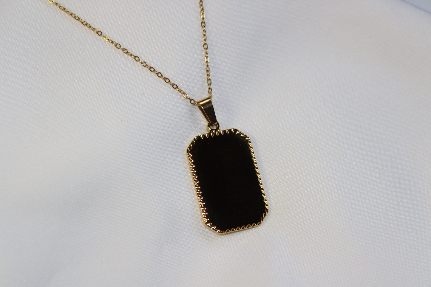 Zyrel engraveable necklace