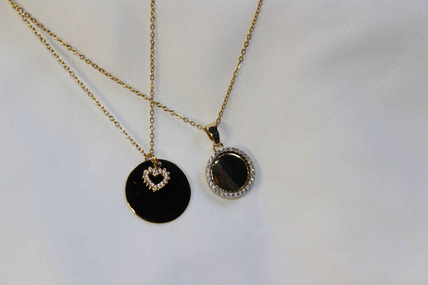 Zerra mini round diamond engraveable necklace