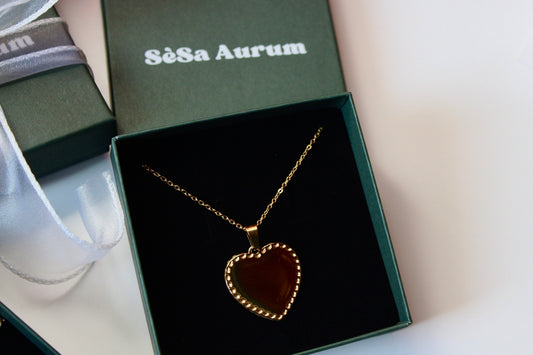 Valentine’s Day gift box Liora heart necklace