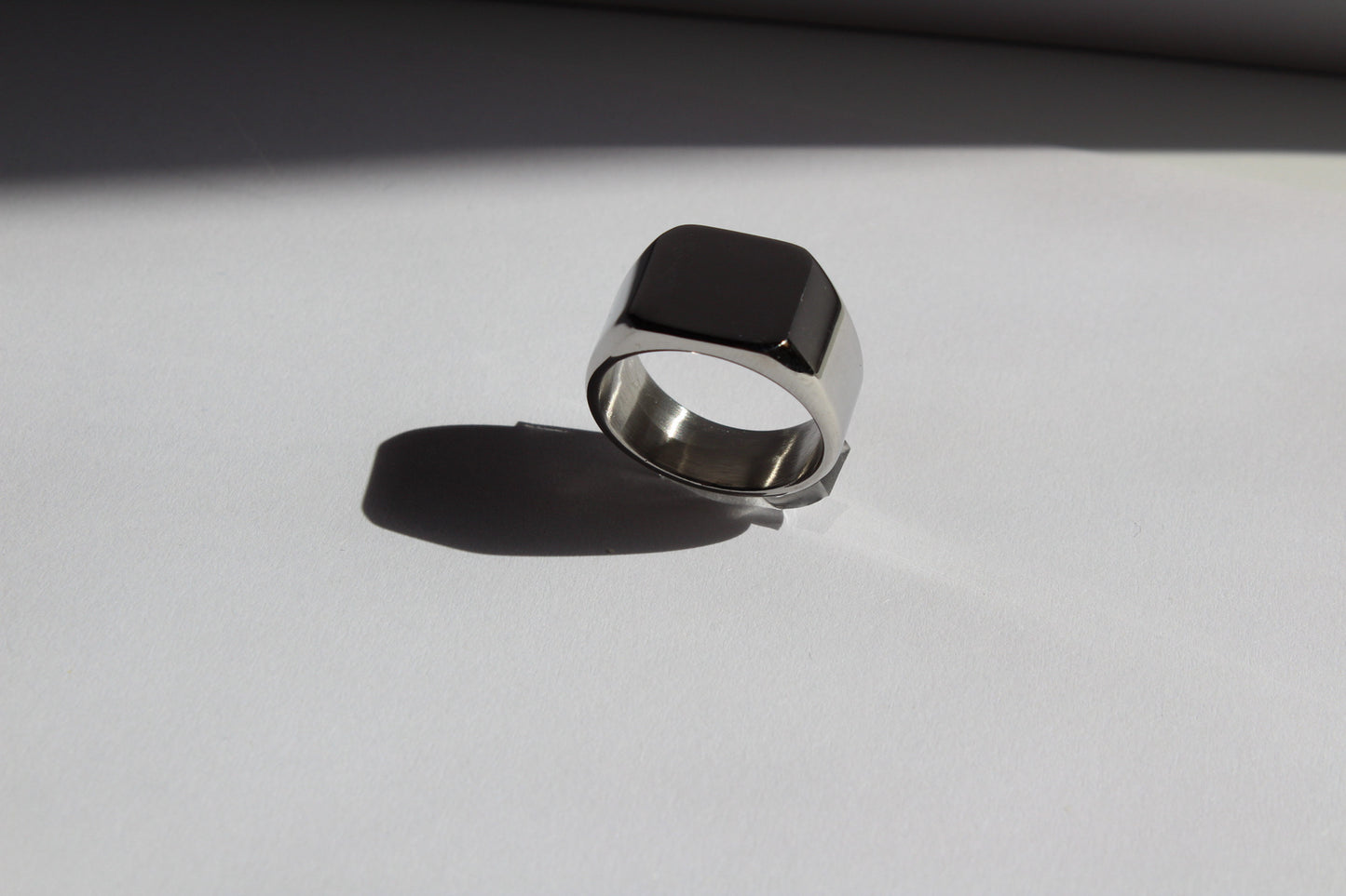 Bravon engravable men's ring