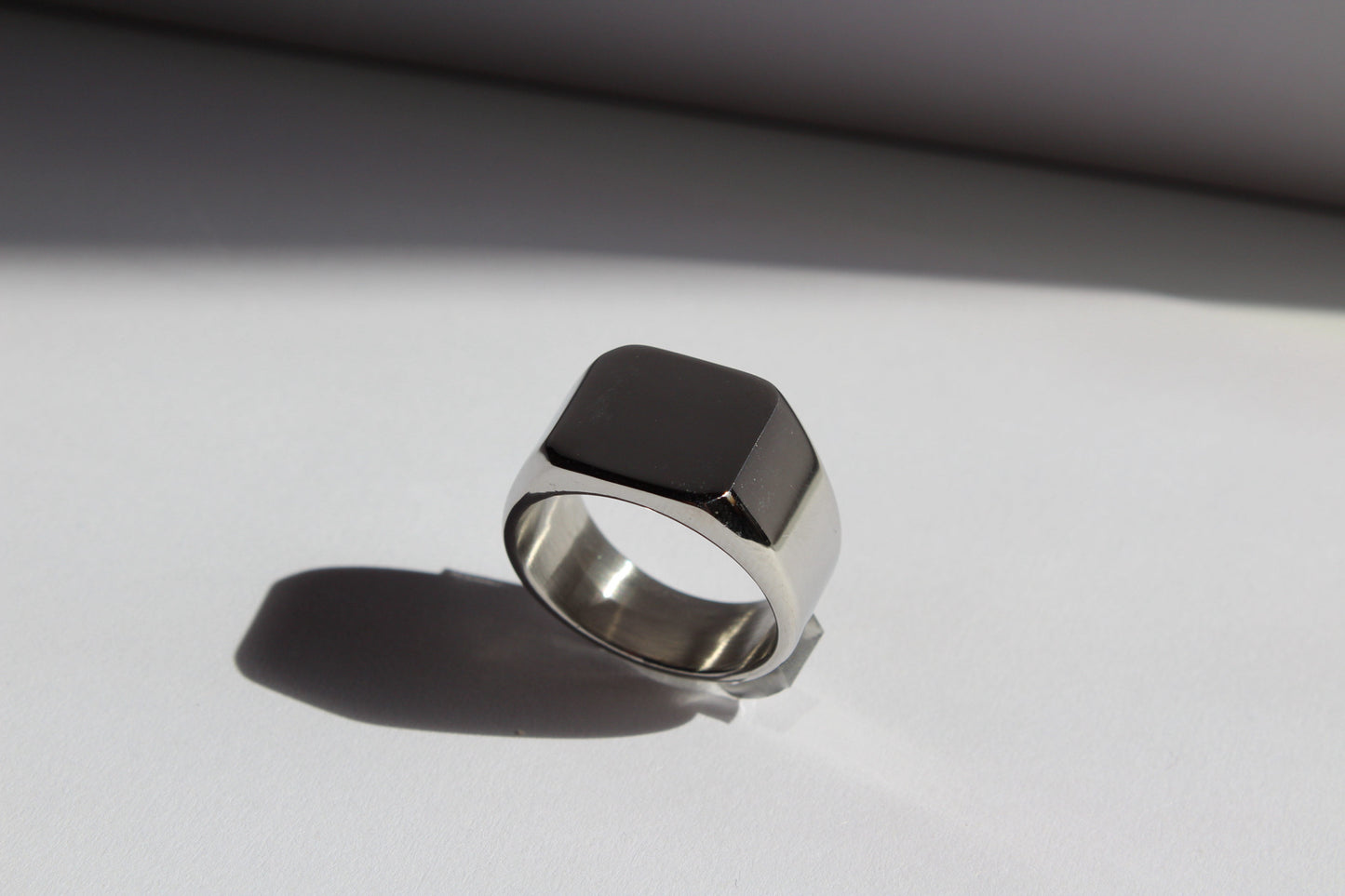Bravon engravable men's ring