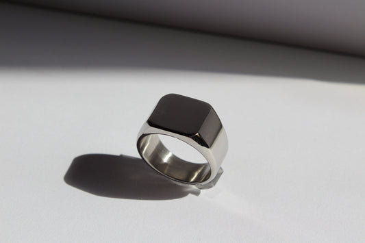 Bravon engravable men's ring