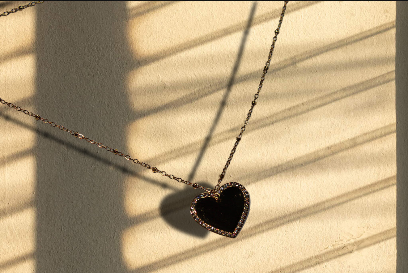 Mavé diamond heart engraveable necklace