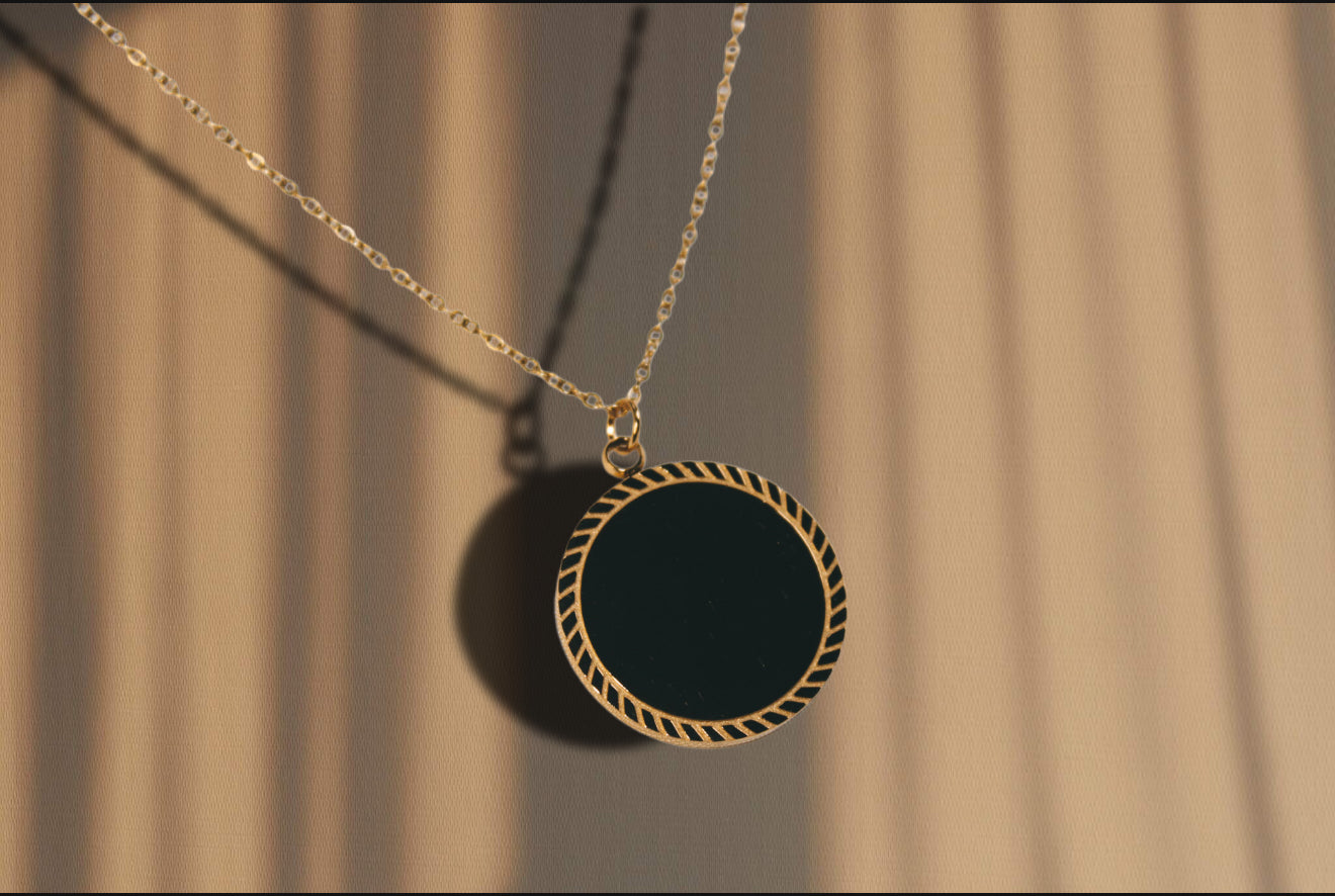 Velyra thick round engraveable necklace