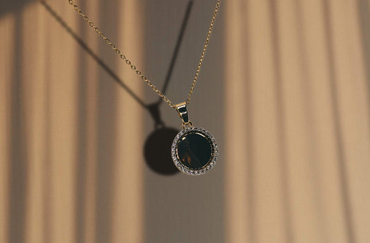 Zerra mini round diamond engraveable necklace